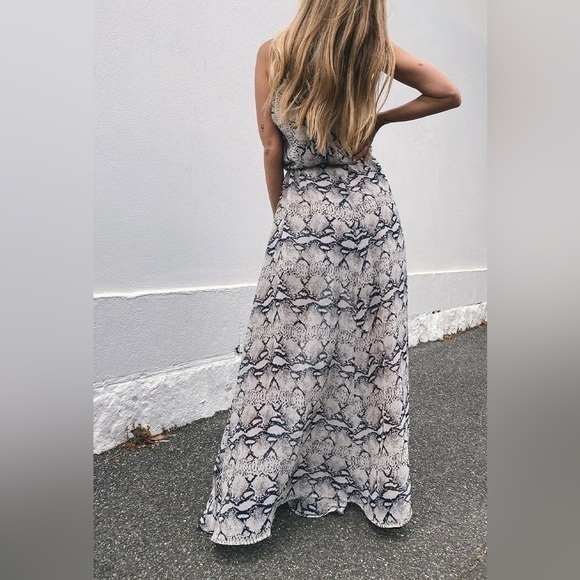 SNDYS Tahyna Animal Reptile Print Halter Maxi Dress - Picture 5 of 8